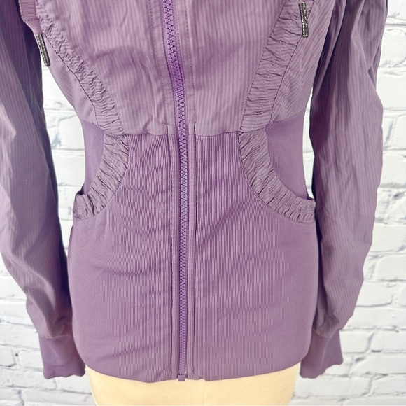 Lululemon Dance Studio Jacket III Women 8 Purple Fog Reversible Yoga Gym Workout - Picture 10 of 16
